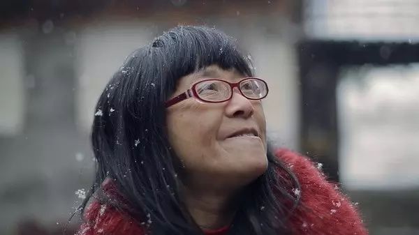 詩人餘秀華離了婚,但她想要的情愛還不知道在哪裡