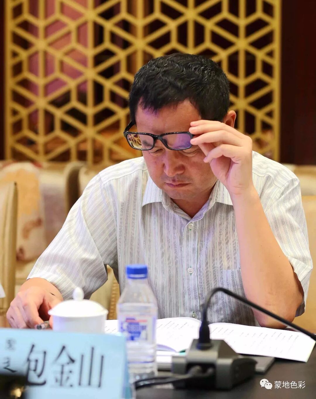 翻译蒙在线翻译免费_蒙的文言文翻译_蒙古语在线翻译