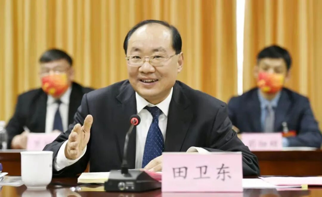 齐鲁网·闪电新闻2月27日讯26日,德州市委书记田卫东与参加市政协十五