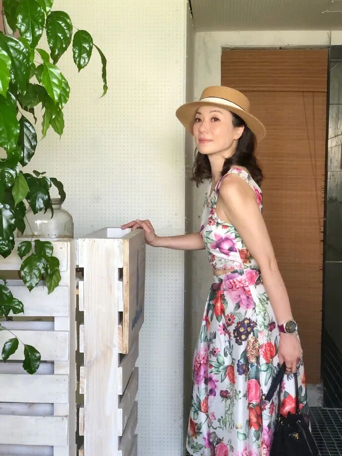 她和张柏芝争艳，又被10亿富豪逼婚：感情里最可怕的竟是这一点（组图） - 1