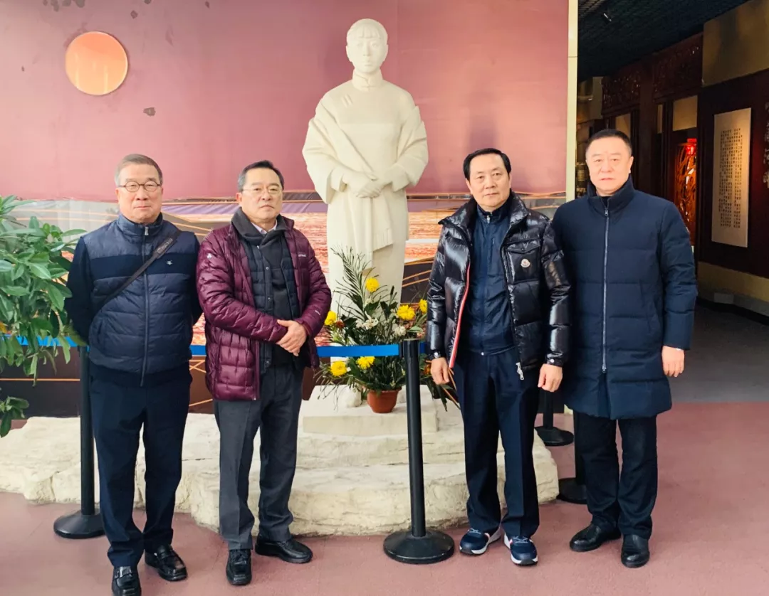 中亚协权顺基会长携韩国企业代表赴哈尔滨参加“第36届中国•哈尔滨国际冰雪节” 中亚协权顺基会长携韩国企业代表赴哈尔滨参加“第36届中国•哈尔滨国际冰雪节”