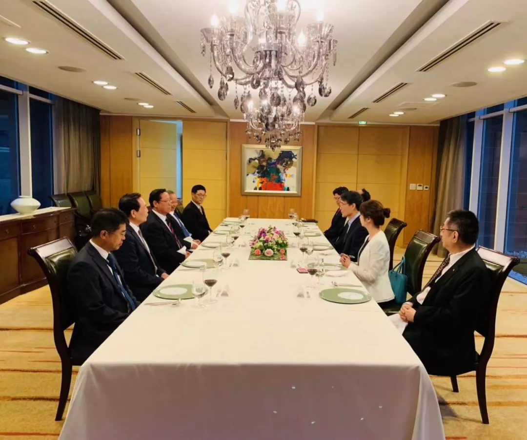 中亚协领导应邀出席韩国驻华大使招待晚宴 中亚协领导应邀出席韩国驻华大使招待晚宴