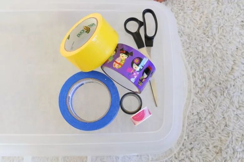 居然还能这样用？几段胶带就能锻炼孩子精细动作！