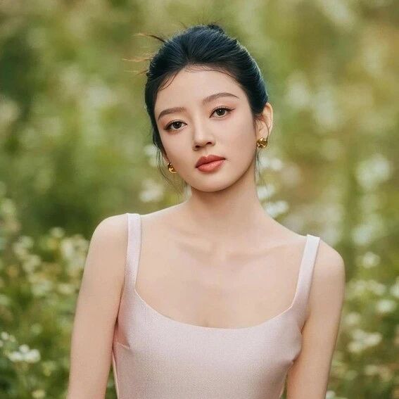 何瑞贤:美的发光,就像块美玉
