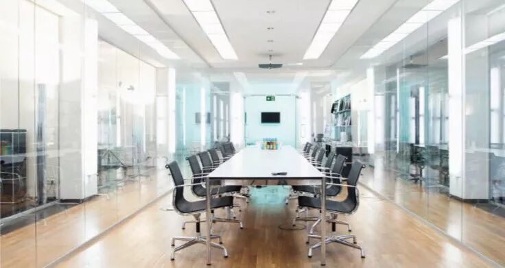 主要以會議室上方LED平板燈做為整體照明