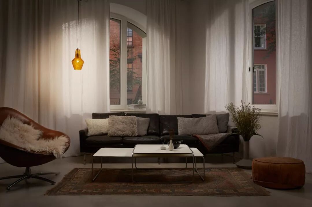 不同的燈光可以為臥室帶來不同的氣氛和感覺