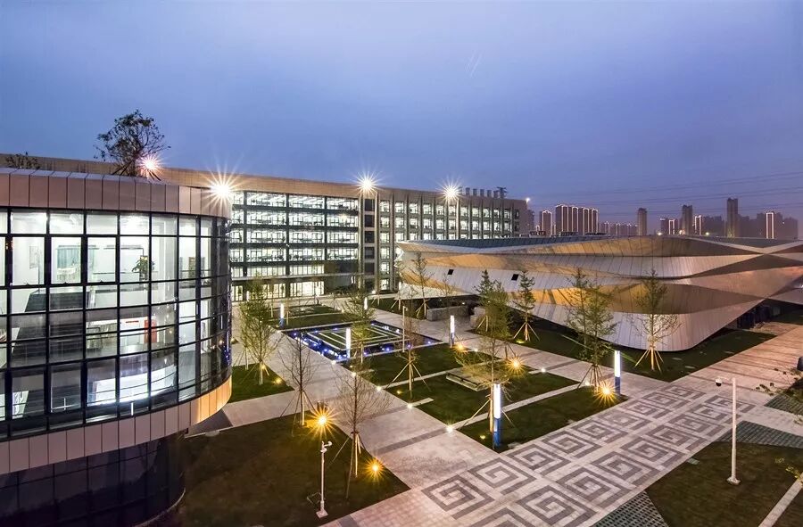 現代化的工廠已經是時代的標誌