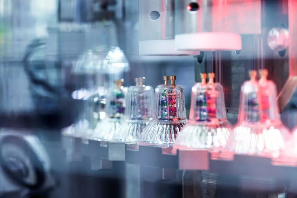 新品上市｜讓“色彩”活躍在燈光下OSRAM 歐司朗 LEDVANCE 朗德萬斯 LED 恆亮睿亮MR16反射型LED燈杯 凌騰科技NEUTRON