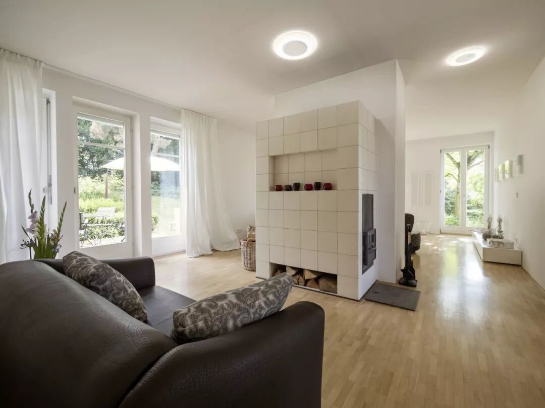 圓形吸頂燈更百搭