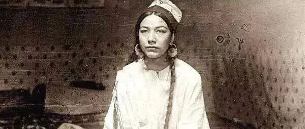 收复新疆战后之战：不留生俘，降了也杀，一仗换来30年安定