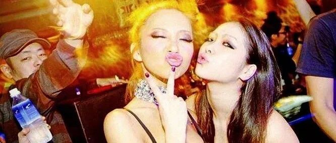 蹦迪、放纵、猎艳，在大牌明星云集的夜店，她们染上了爱滋病...