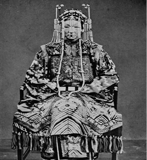 光绪皇帝特地给李鸿章批了一个月的假期让他回家照顾自己的老母亲