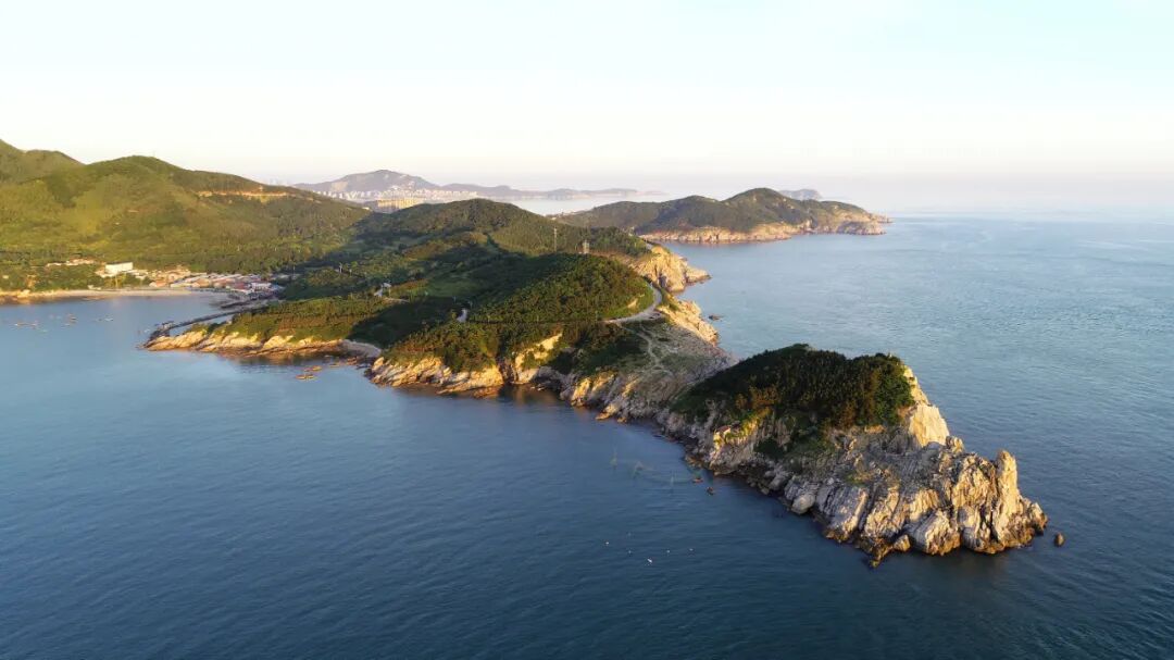 一路向东迎着朝阳追求美好自在幸福时光