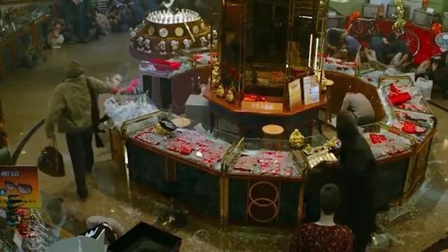 2分钟抢1300万！香港闹市突发持枪抢劫（视频/图） - 10