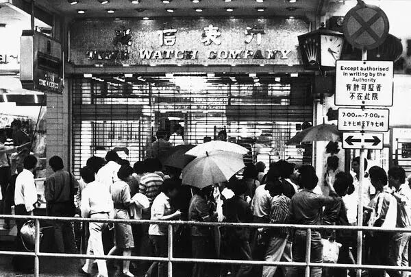 2分钟抢1300万！香港闹市突发持枪抢劫（视频/图） - 21