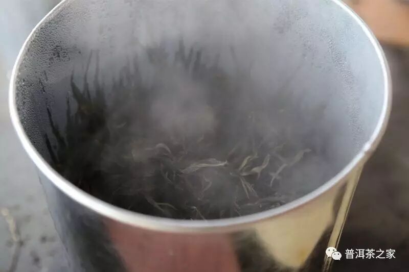 手工压一饼普洱茶需要多久?普洱压茶工序全揭秘