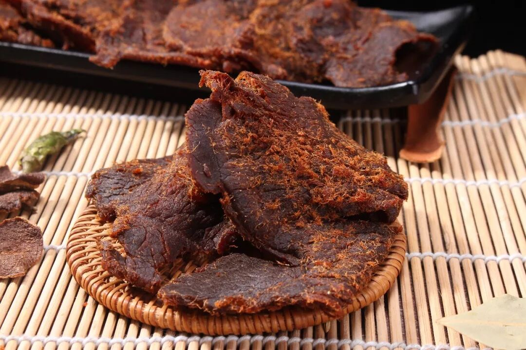 台湾人最爱吃的黑猪肉干,一头成年黑猪只能做出15斤,少吃一口都是遗憾