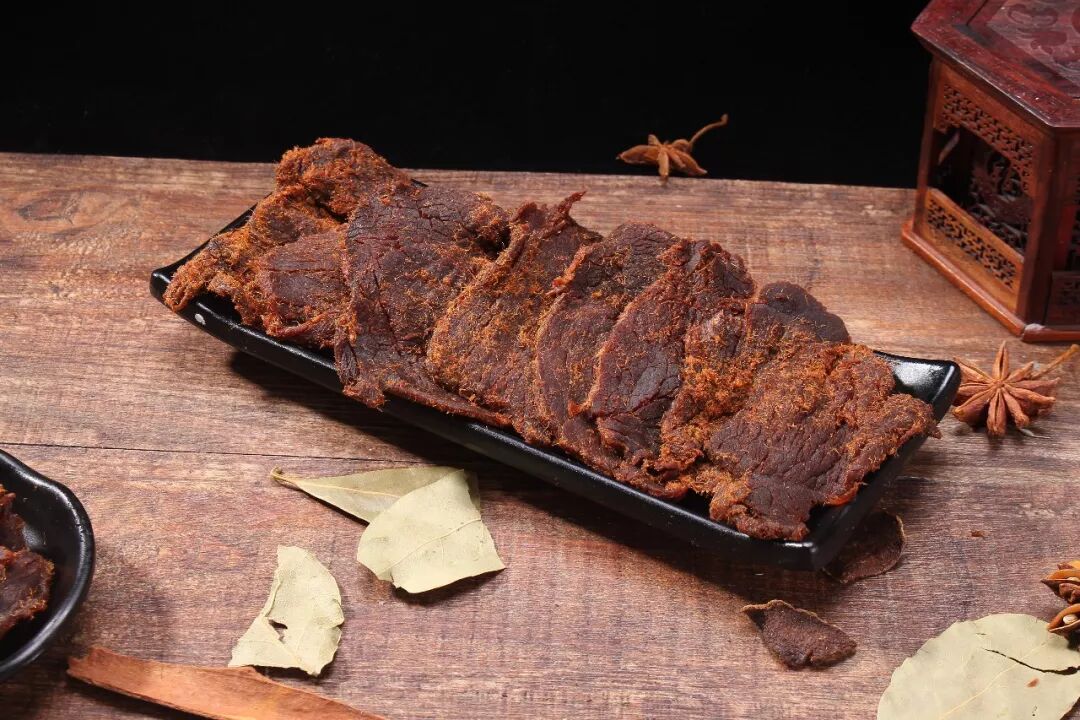 台湾人最爱吃的黑猪肉干,一头成年黑猪只能做出15斤,少吃一口都是遗憾