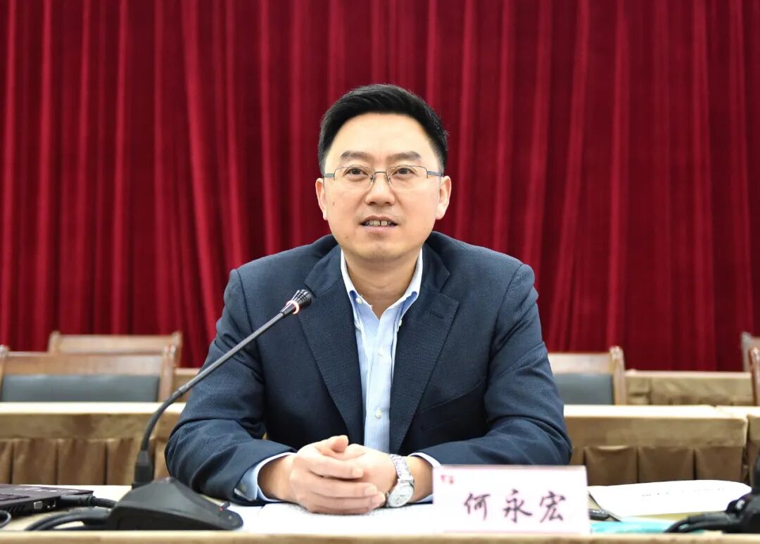 何永宏为翠屏年轻干部作专题授课 鼓励大家追逐"梦想清单"