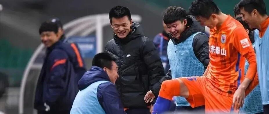 泰山队捧杯时间地点确定！794天后戴琳又进球，为续约增加砝码