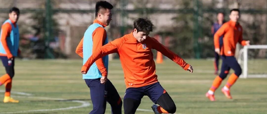 泰山队热身0-1再负海牛，孙准浩抵达青岛，国足23点战沙特