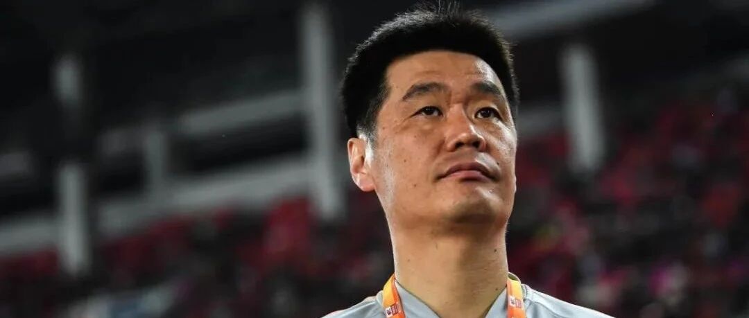 国足52人大名单出炉！李霄鹏首期名单引热议，泰山队10人最多