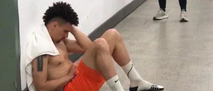 黑暗一夜！莫伊塞斯流下英雄泪，中国足球不值得尊重