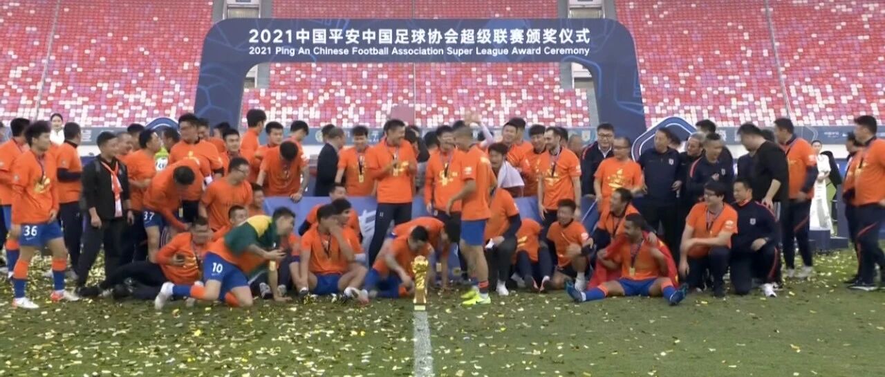 郑铮费莱尼共同举杯，小德身披五星红旗吸粉，5天后期待双冠