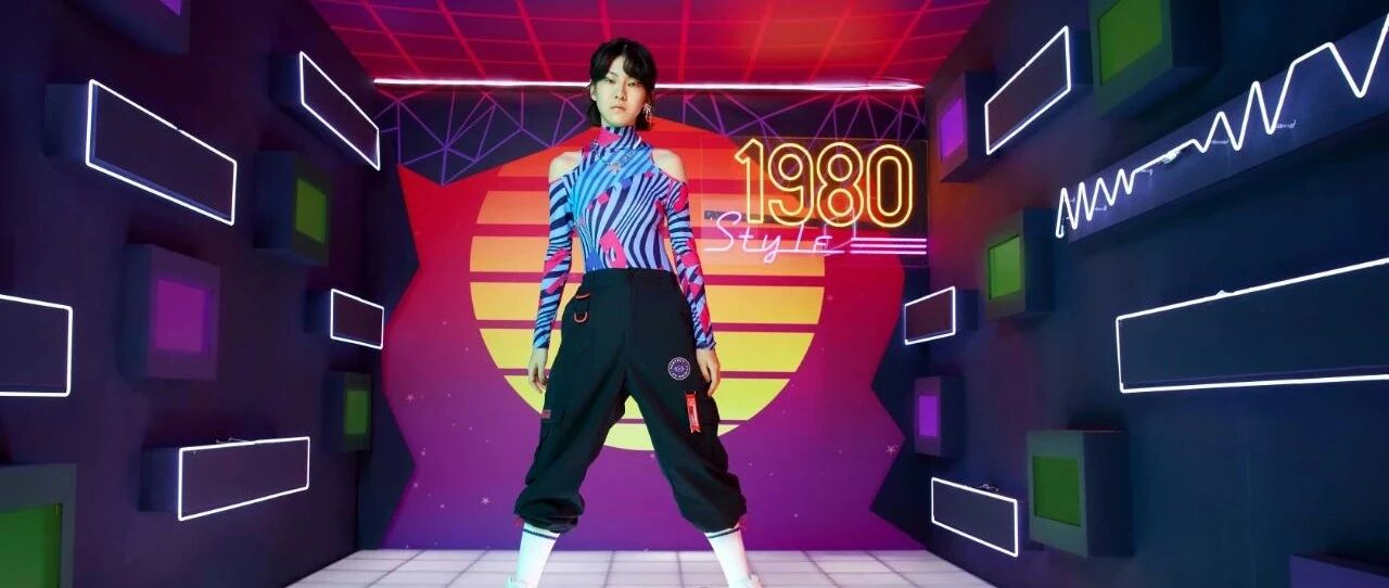 给你一个机会，把《QQ炫舞》里的虚拟时装穿在身上