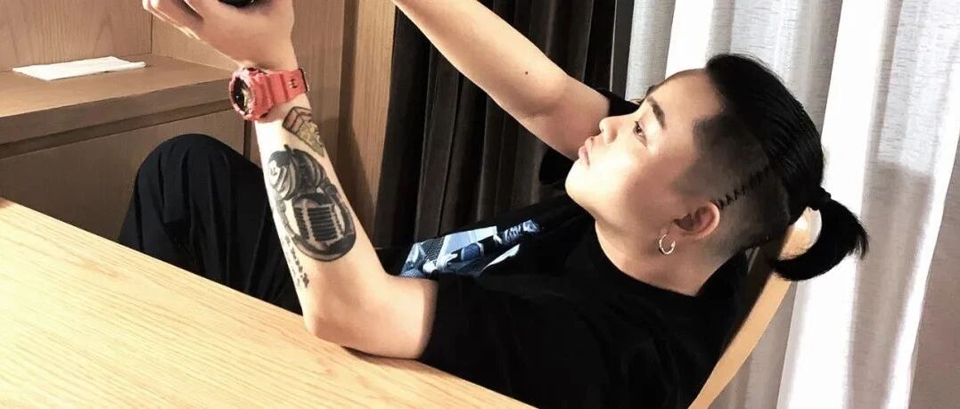 李佳隆：不介意被贴标签，但我不只有一面