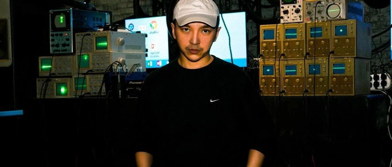 揭秘 XANDER ZHOU 的「东方超现实主义」