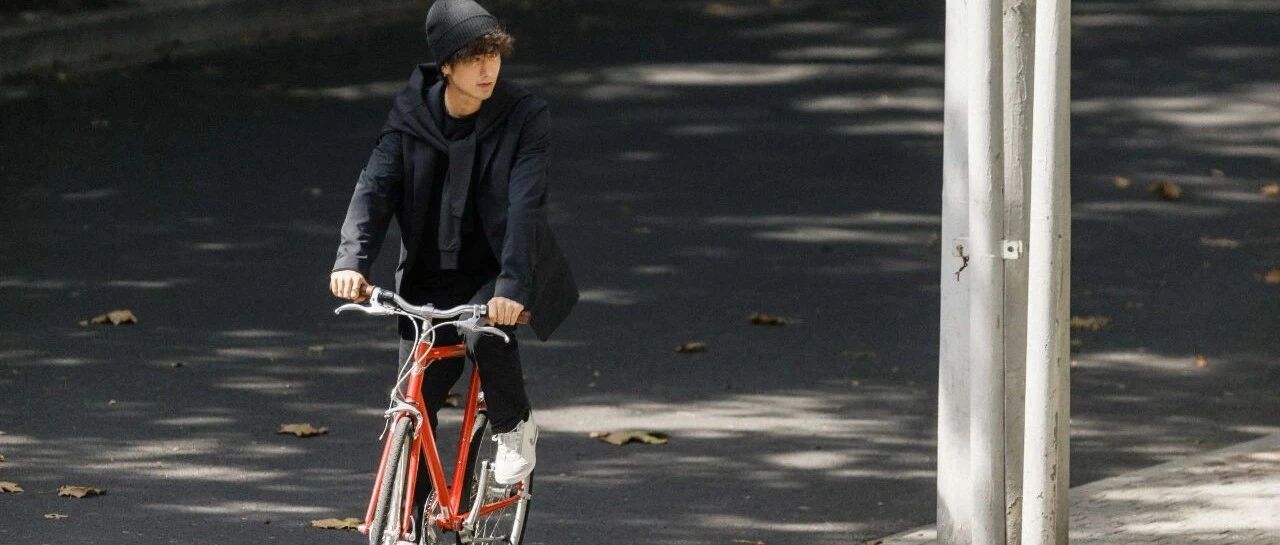 我们邀请你一同体验：上海秋日骑行风光