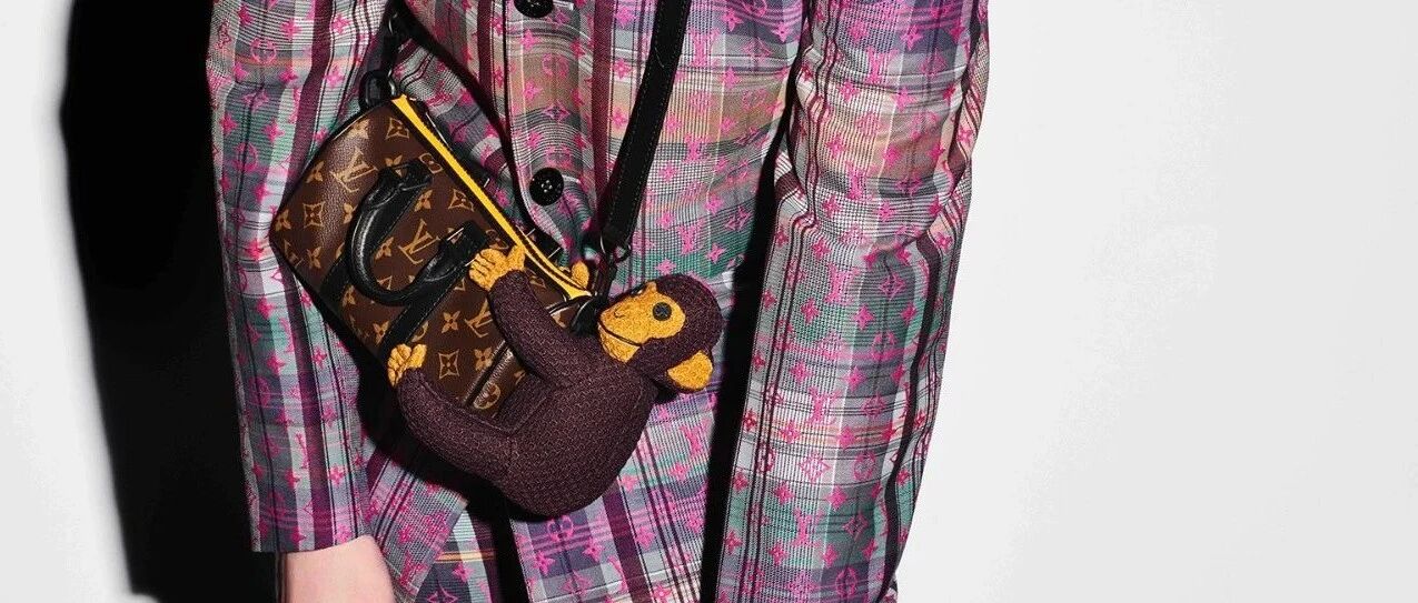 谁让今天的 LOUIS VUITTON 包袋变得精致小巧？