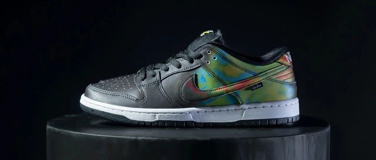 如何利用变色的 Nike Dunk 在朋友圈里收获「赞」？
