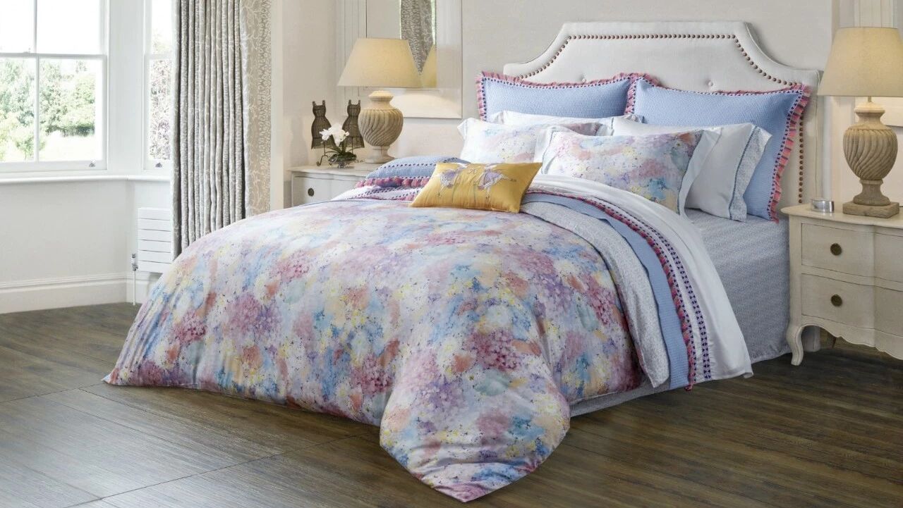 床单发黄，有血渍不用愁，用这个东西泡一泡，立马洁净如新！