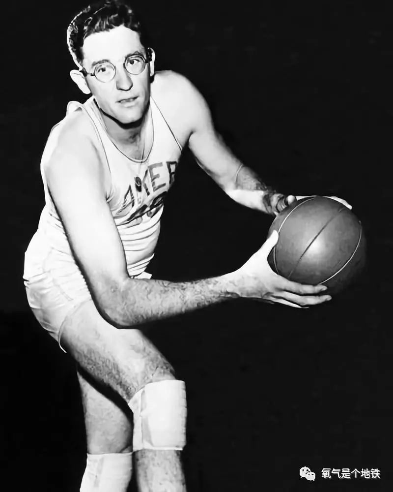 NBA第一位超巨：喬治·麥肯——重新發明籃球 運動 第2張