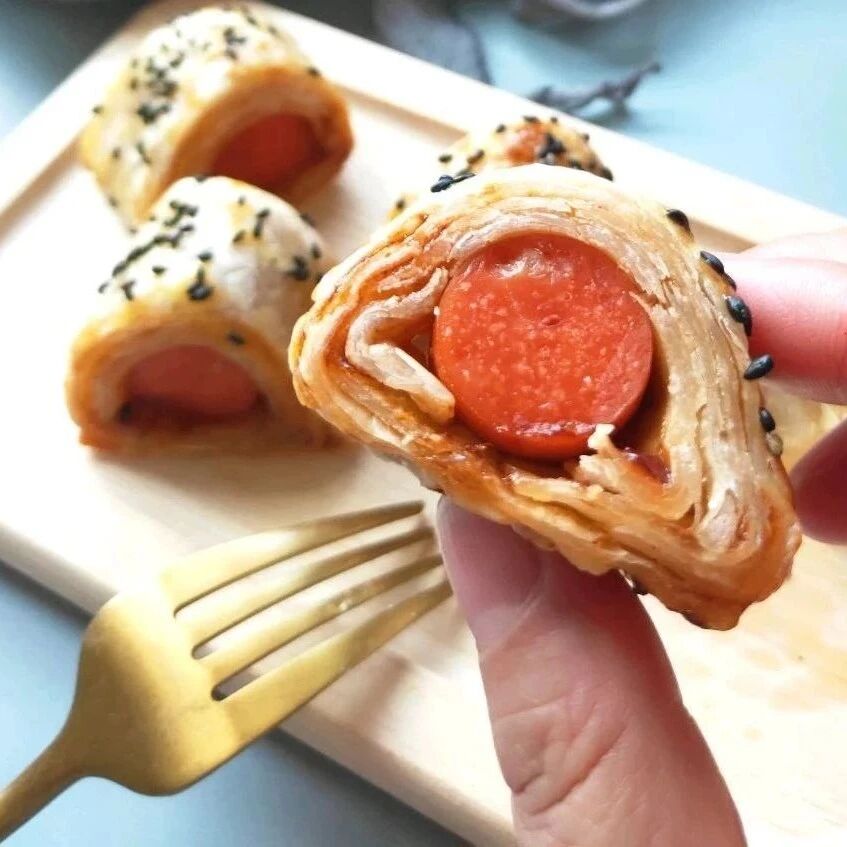 好吃到爆的飞饼火腿酥的做法，口感酥脆，新手小白一次成功！