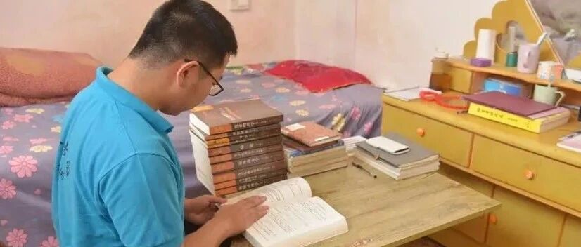 热搜丨谁说寒门再难出贵子？农村娃700分考上清华，只花30元喝牛肉汤庆祝，领通知书前还在地里干活