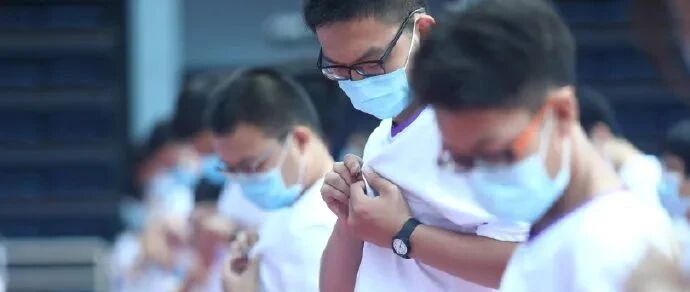 热搜丨清华开学典礼上热搜！我们一起看看！最小博士新生18岁