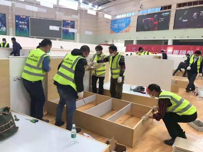 行動(dòng)迅速，再接再厲，堅(jiān)決完成方艙醫(yī)院搶建任務(wù)！