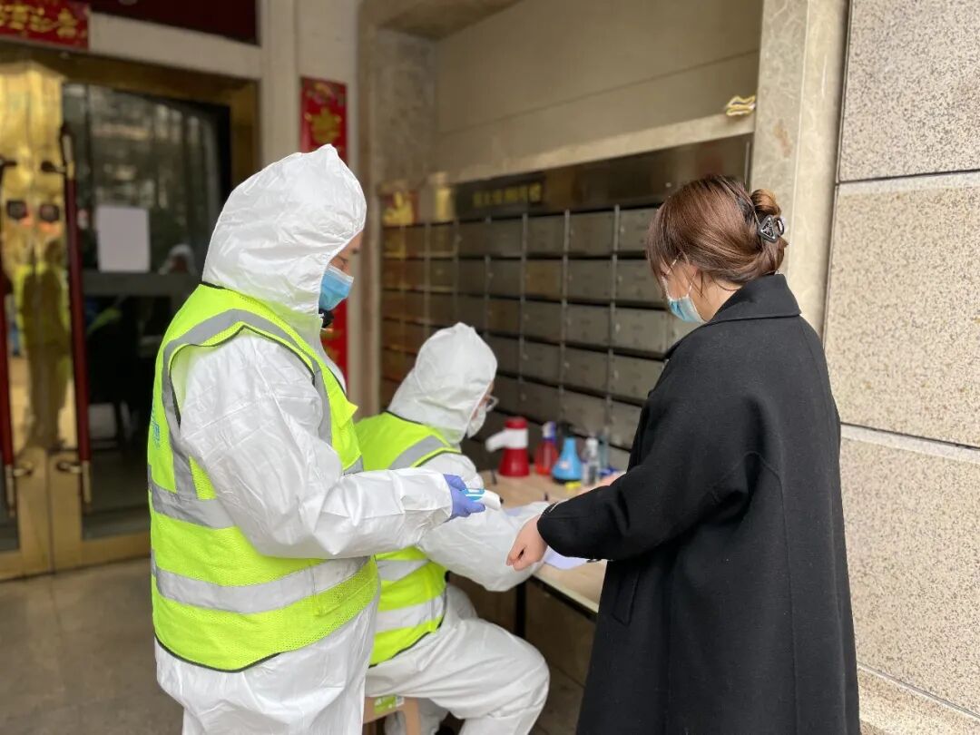 主動下沉，緊急馳援！