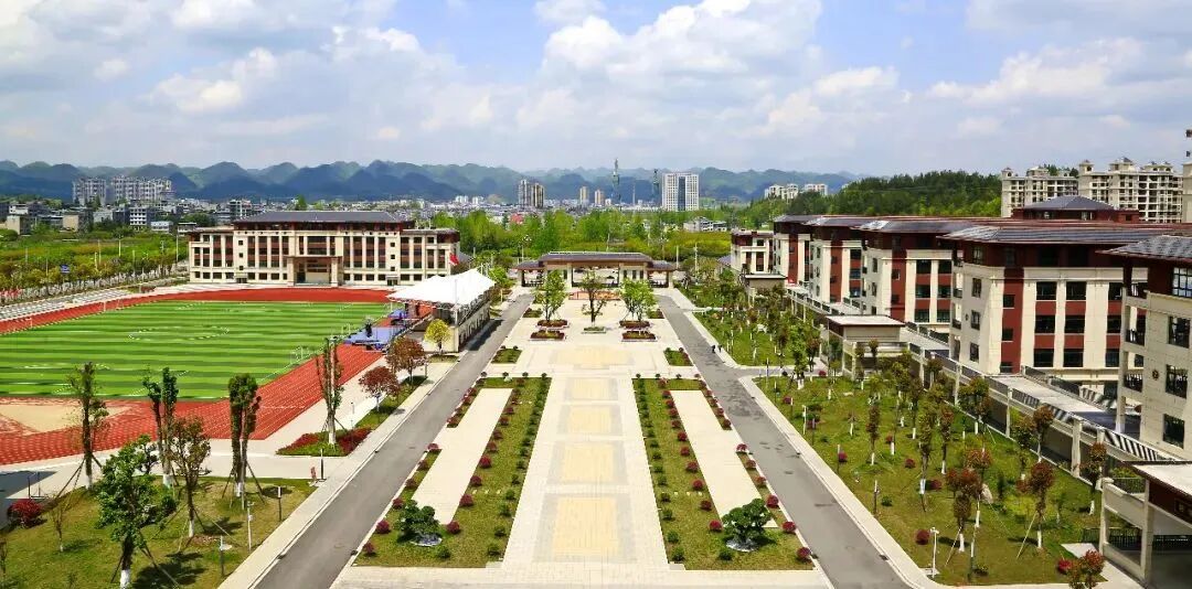 60張絕美大片！久等了，美輪美奐的利川一中！