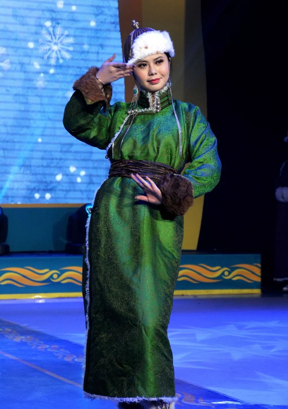 冰天雪地,美女和骆驼……就在内蒙古,画面美爆了!