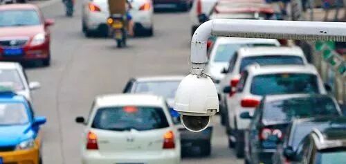 中止奖赏下限和实名制证书 乌市交警部门引导你拍交通违规赚酬金(图2)