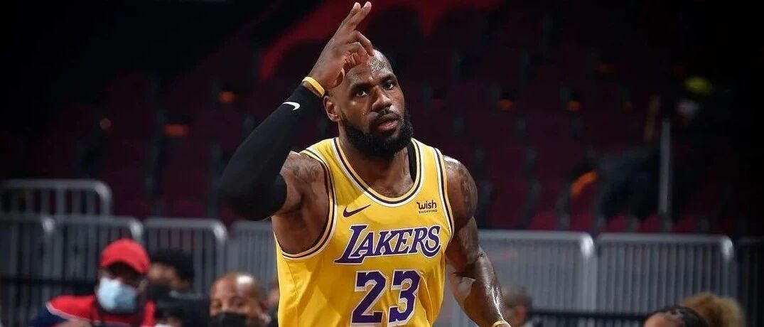 詹姆斯杀疯了！狂砍46分，这TM是36岁？