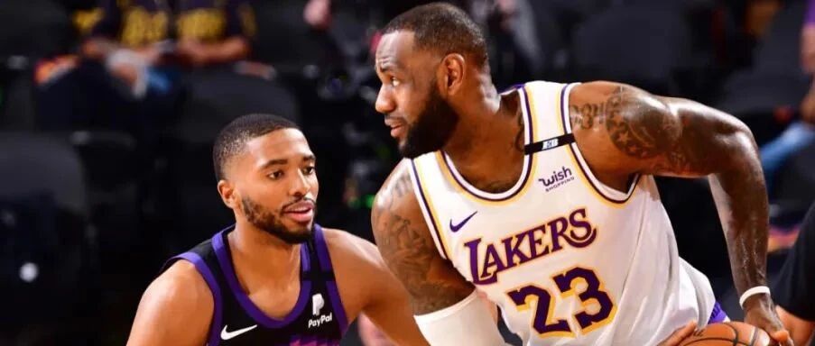 爆发冲突！詹姆斯被拽伤！湖人输掉了G1！