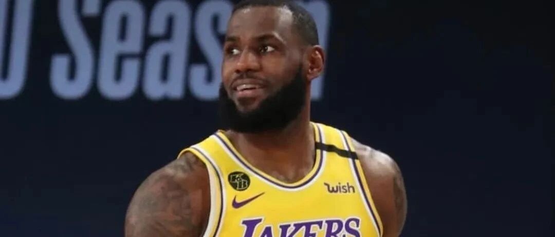 赢了！湖人1-0掘金！詹姆斯提前打卡，霍华德爆发，偷听战术！