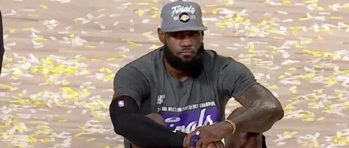 赢了！湖人打进总决赛！詹姆斯杀死比赛，瘫坐在地！