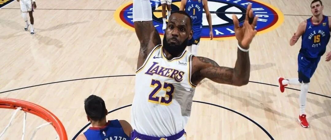 浓眉伤势加重！詹姆斯疯狂扣篮！湖人7连胜，终结！