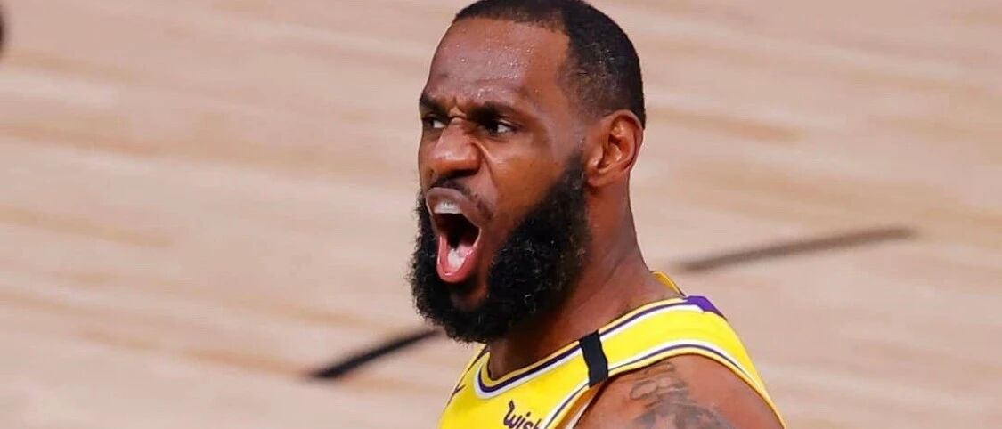 赢了！詹姆斯怒摔牙套，只拿10分就下班了